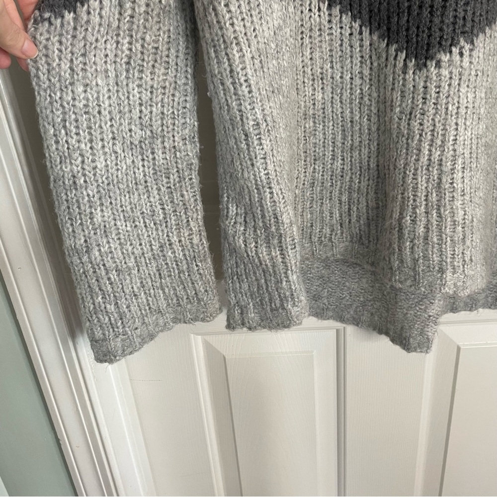 Pam & Gela Women's Black and Gray Chevron Sweater Wool Blend - Picture 3 of 8